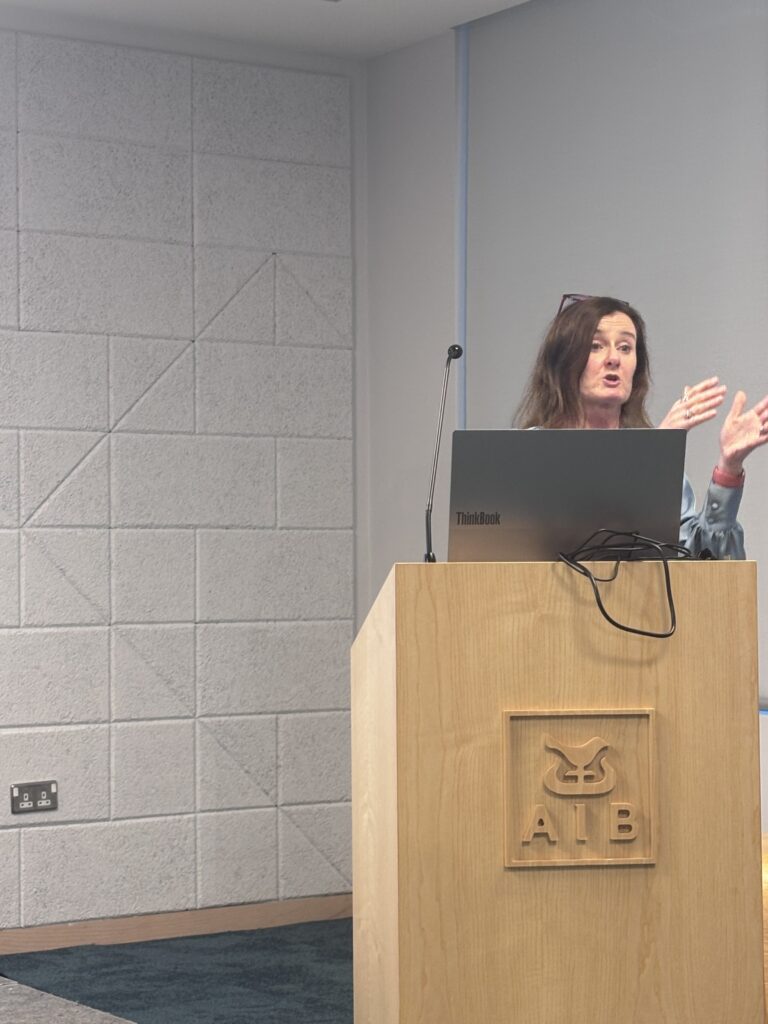 Dr Louise Lynch